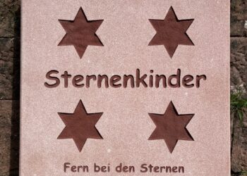 Gedenkstätte für Sternenkinder auf dem Friedhof eingeweiht